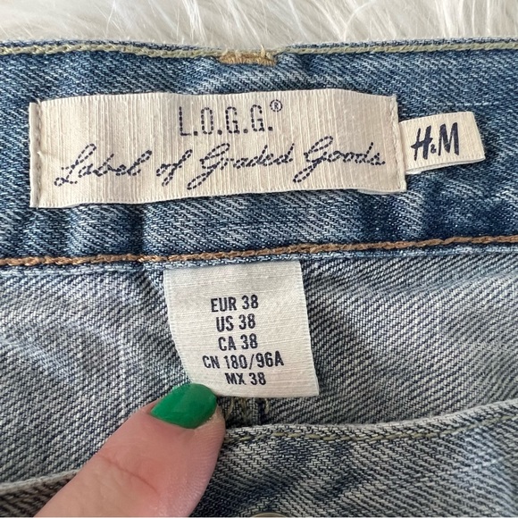 H&M L.O.G.G Tapered Fit Button Fly Jeans - Picture 5 of 6
